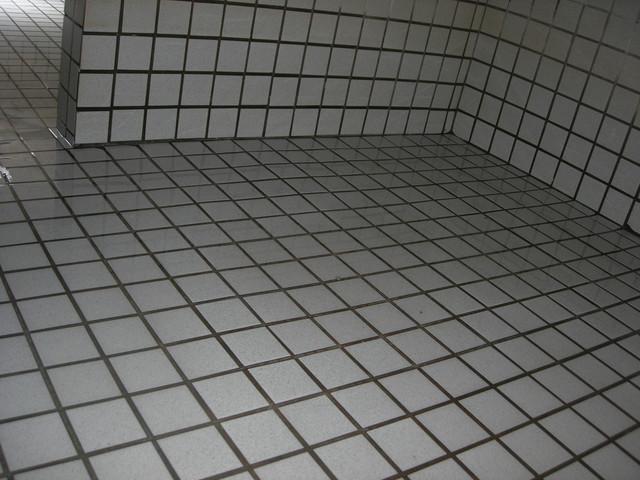 大樓水塔清洗後