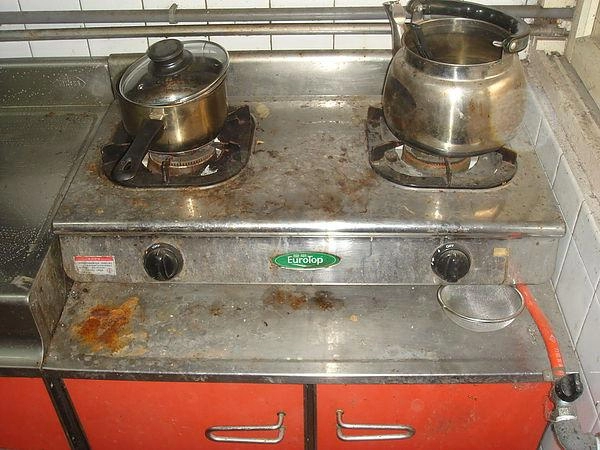 廚房抽油煙機清潔前