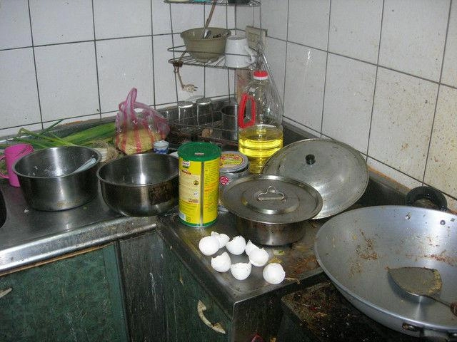 廚房清潔前