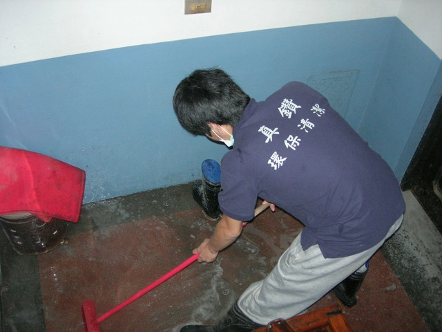 清洗樓梯