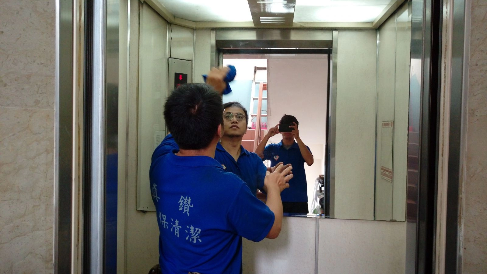 電梯清潔